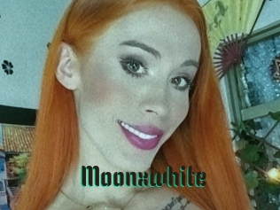 Moonxwhite